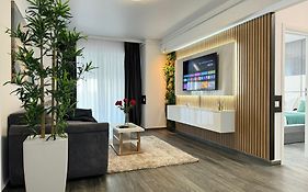 Bucharest Luxury Glam Apartments City Center Area - Parking Option